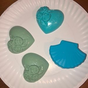 Hand made natural soap made with Shea Butter